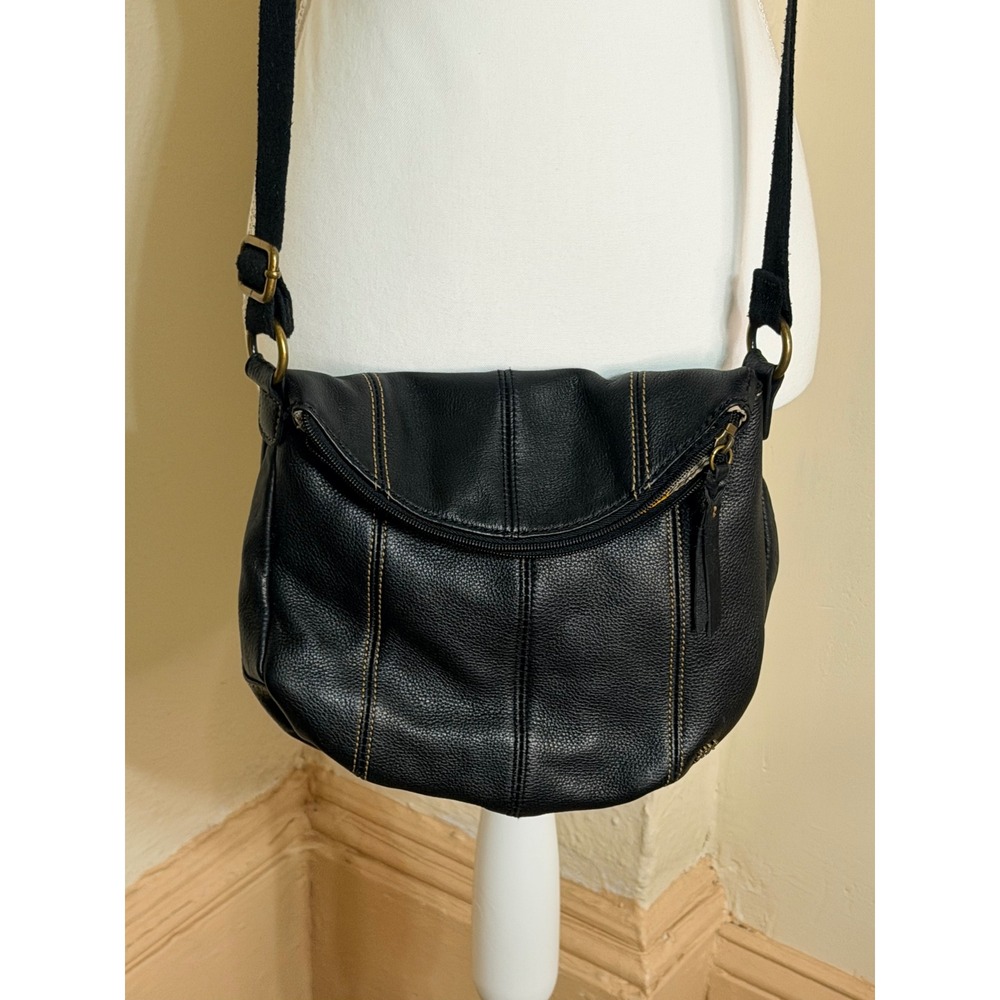 The Sak Black Pebbled Leather Foldover Crossbody Bag Contrast Stitch Boho